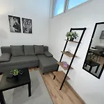 Apartment Central 10C 40Qm Wi-Fi Free Parking Calm Back House